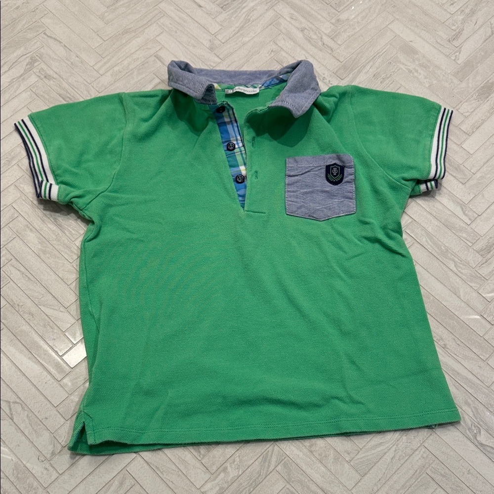 Tutto Piccolo Boys Green Polo Shirt with Contrast Collar and Pocket, size 8
